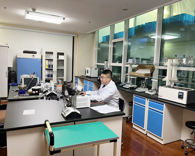 水监测传感器的研发实验室